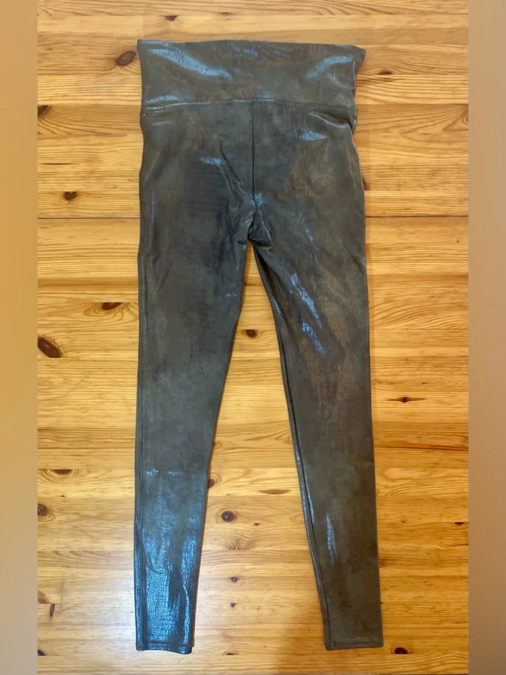 Spanx Faux Leather Croc Embossed Leggings Dark Olive High Rise Slim Fit Size M